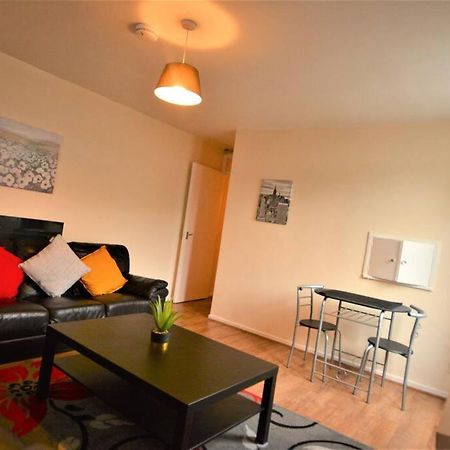 Spacious 2Bedroom Condo With Patio By Excel Centre Лондон Екстер'єр фото
